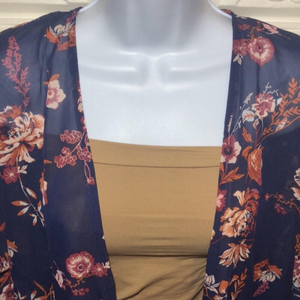 Embrace Effortless Style: Wallflower XL  Open-Front Kimono - Picture 4 of 16